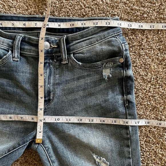 Judy Blue Skinny Fit Capri Cropped Jeans Women’s 26 Blue Distressed Mid Rise EUC - Picture 9 of 12
